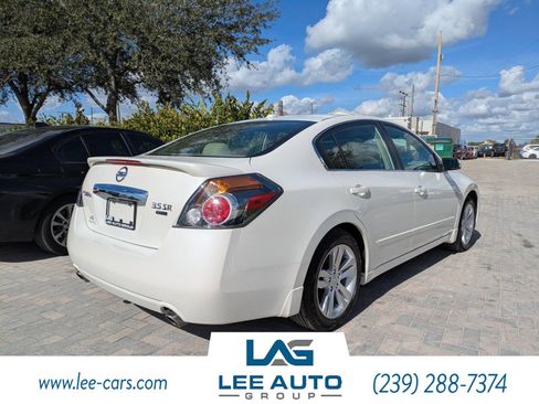 Used 2011 Nissan Altima 3.5 SR w/ 3.5SR Premium Pkg image 3
