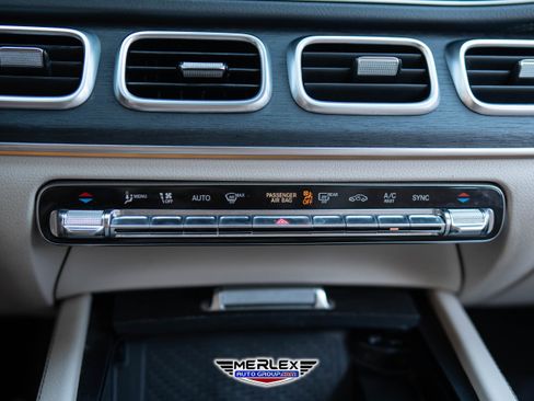 Used 2020 Mercedes-Benz GLS 450 4MATIC image 36