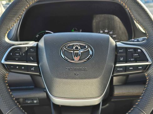 Used 2024 Toyota Sienna XLE Woodland Edition AWD/4WD image 26