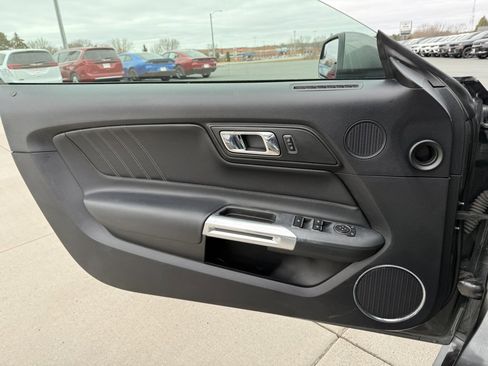 Used 2017 Ford Mustang Premium image 18