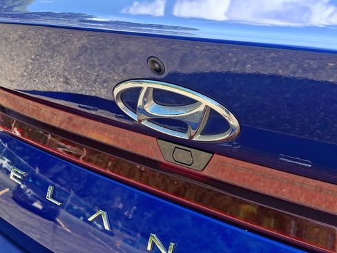 Used 2023 Hyundai Elantra SEL FWD image 31