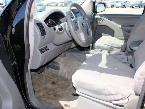 Used 2016 Nissan Frontier SV RWD image 11