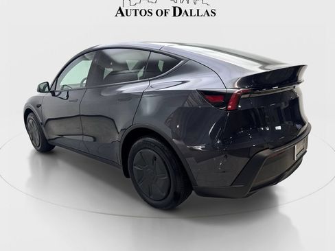 Used 2026 Tesla Model Y 2WD image 9