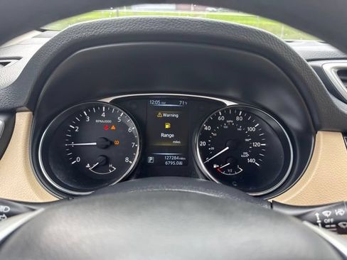 Used 2016 Nissan Rogue S AWD/4WD image 20