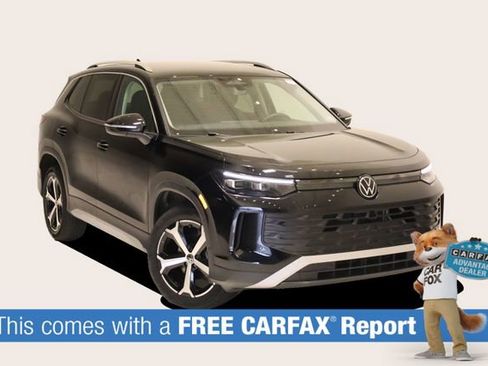 Used 2025 Volkswagen Tiguan SE FWD image 2