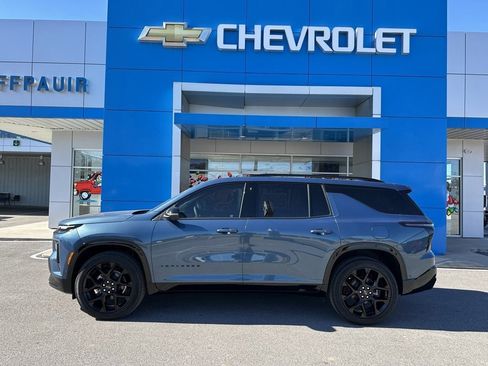 New 2026 Chevrolet Traverse RS image 2