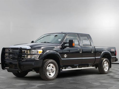 Used 2016 Ford F250 XLT w/ XLT Value Package AWD/4WD image 8