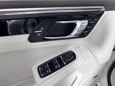 Certified 2020 Porsche Macan S AWD/4WD image 29