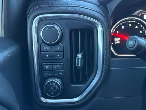 Used 2019 Chevrolet Silverado 1500 High Country AWD/4WD image 32