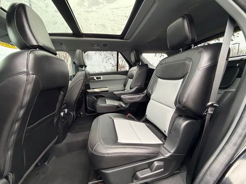 Certified 2022 Ford Explorer XLT w/ Equipment Group 202A image 36