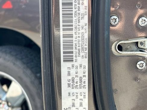 Used 2019 RAM 1500 Express w/ Express Value Package AWD/4WD image 15