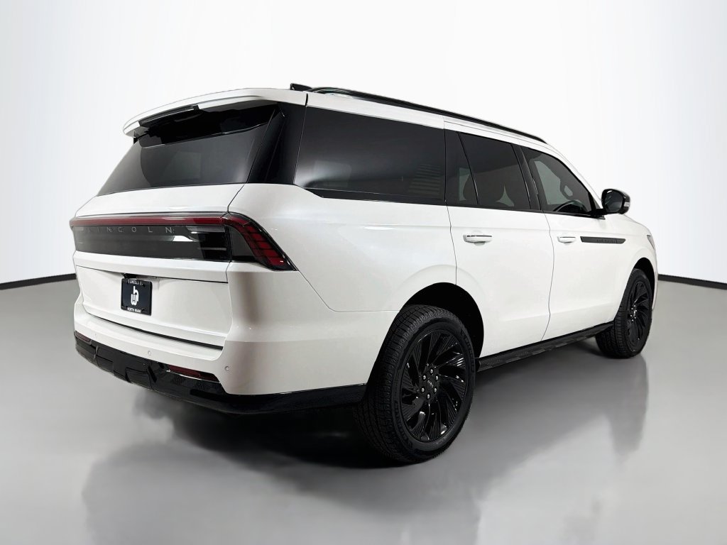 New 2025 Lincoln Navigator Reserve w/ Jet Appearance Package AWD/4WD image 5