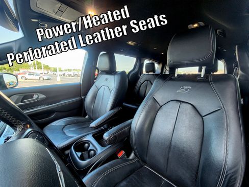Used 2021 Chrysler Pacifica Touring-L w/ Premium & Safety Sphere Group FWD image 4