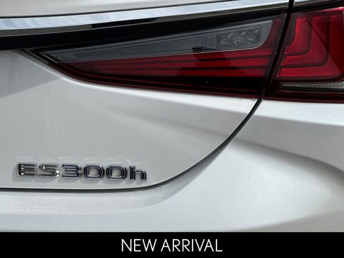 Certified 2021 Lexus ES 300h image 30