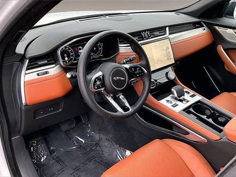 Used 2025 Jaguar F-PACE R-Dynamic S image 17
