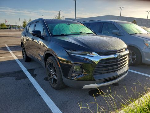 Used 2019 Chevrolet Blazer LT w/ Sun and Wheels Package FWD image 2