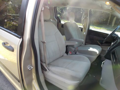 Used 2014 Dodge Grand Caravan American Value Package image 6