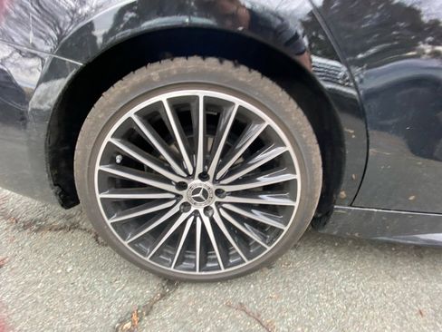 Used 2025 Mercedes-Benz C 300 4MATIC Sedan image 23