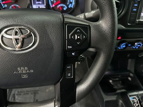 Used 2018 Toyota Tacoma SR w/ SR Convenience Package AWD/4WD image 16