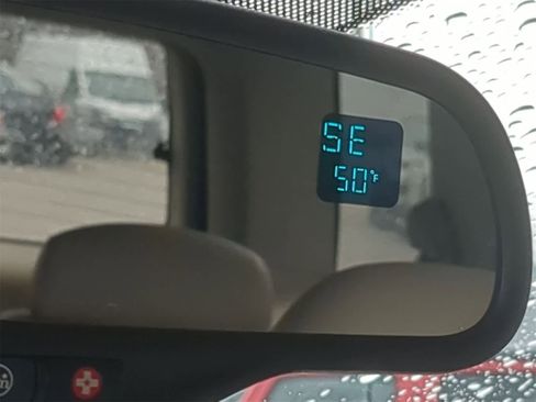 Used 2007 Saturn Vue 2WD V6 w/ Leather Appointments Pkg image 28