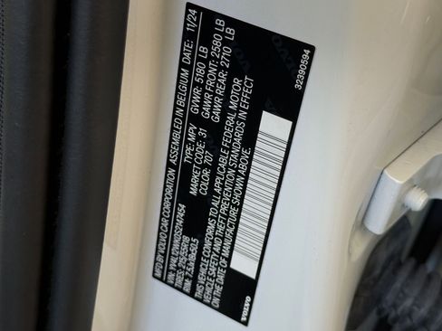 Used 2025 Volvo V60 B5 Cross Country Plus image 29