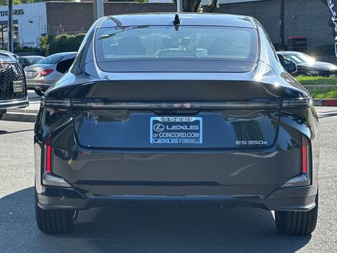 New 2026 Lexus ES 350e FWD image 5