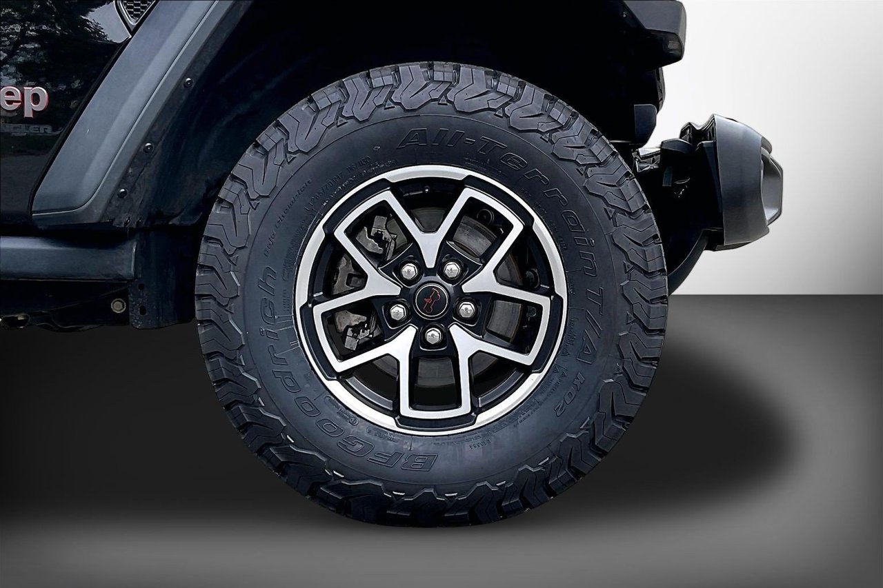 Certified 2024 Jeep Wrangler Unlimited Rubicon AWD/4WD image 32