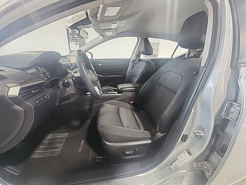 Used 2024 Nissan Altima 2.5 SV FWD image 7