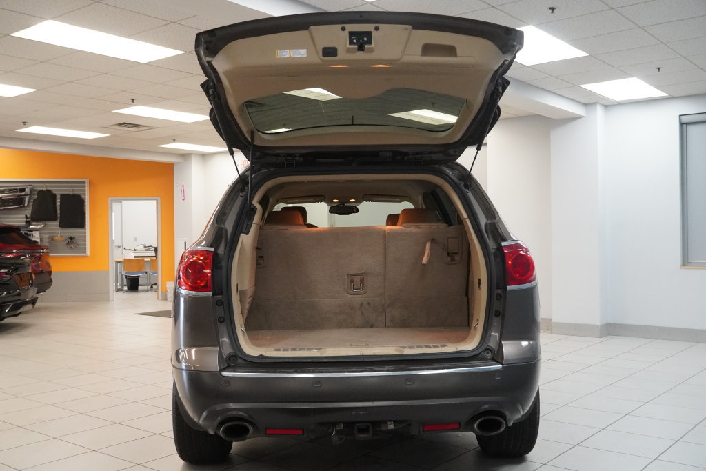 Used 2008 Buick Enclave CXL w/ Entertainment Package #3 FWD image 33