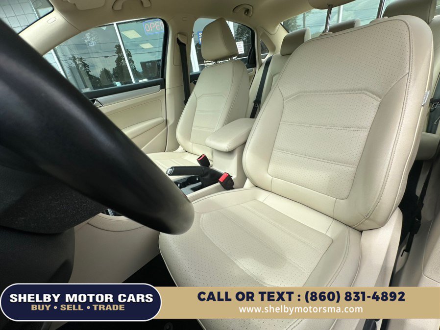 Used 2019 Volkswagen Passat 2.0T Wolfsburg w/ Wheels & Sunroof Package FWD image 10