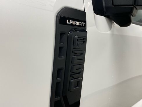 New 2026 Ford F250 Lariat w/ Black Appearance Package image 17