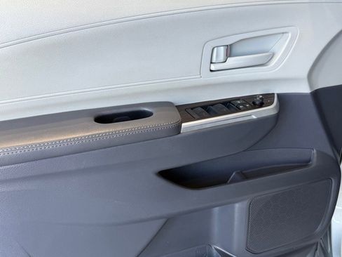 Used 2024 Toyota Sienna LE image 17