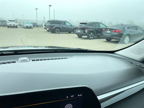 Used 2025 Chevrolet TrailBlazer LT image 35