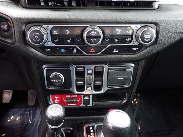Used 2024 Jeep Wrangler Unlimited AWD/4WD image 17