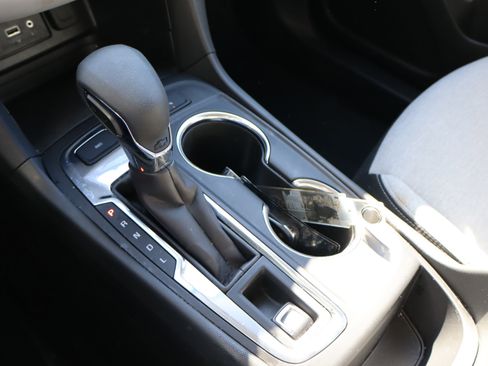 Used 2023 Chevrolet Equinox LT w/ Driver Convenience Package image 28