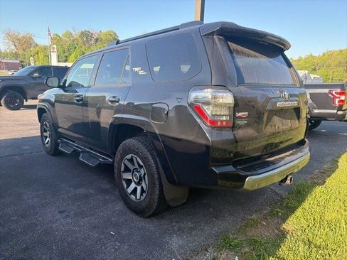 Used 2022 Toyota 4Runner TRD Off-Road AWD/4WD image 8