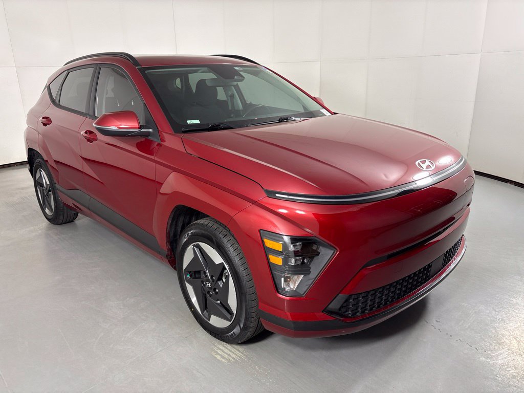 Used 2025 Hyundai Kona SEL FWD image 2