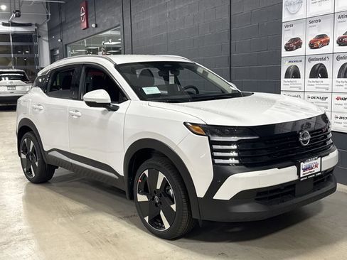 New 2025 Nissan Kicks SR w/ Illumination Package image 2