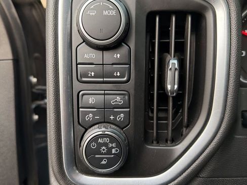 Used 2020 Chevrolet Silverado 3500 High Country image 16