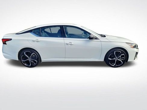 Used 2024 Nissan Altima 2.5 SR image 6