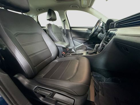 Used 2020 Volkswagen Passat 2.0T SE w/ Sunroof Package image 29