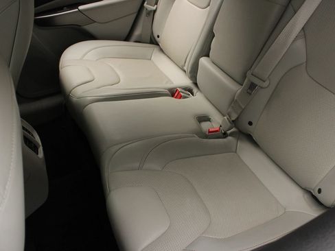 Used 2019 Jeep Cherokee Limited AWD/4WD image 19