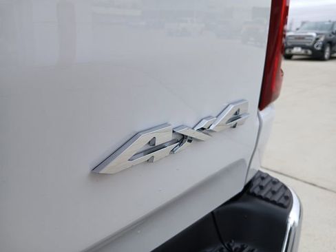 New 2026 RAM 1500 4x4 Crew Cab image 36
