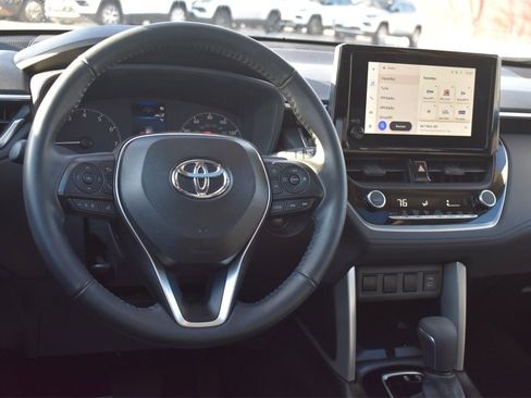 Used 2024 Toyota Corolla Cross LE w/ Moonroof Package image 22