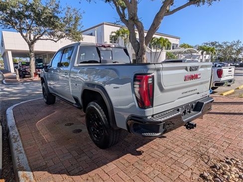 Used 2024 GMC Sierra 2500 AT4X image 4