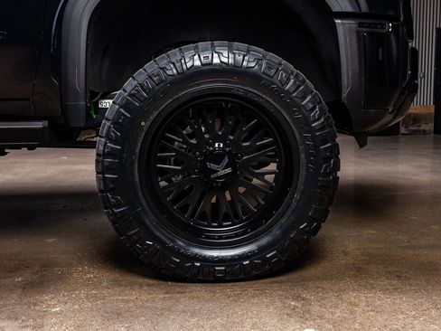 Used 2025 GMC Sierra 2500 Denali Ultimate image 12