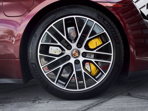 Used 2021 Porsche Taycan 4S image 21