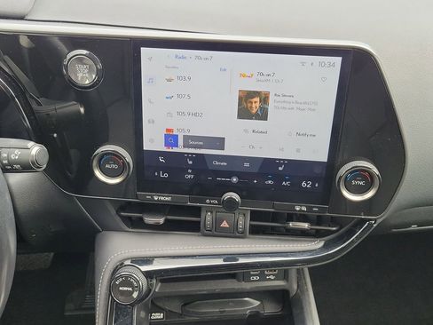 Used 2023 Lexus NX 250 FWD w/ Towing Package (2000 Lbs) image 17