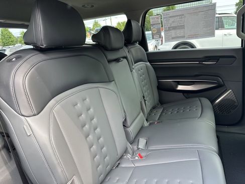 New 2026 Kia EV9 Wind image 16
