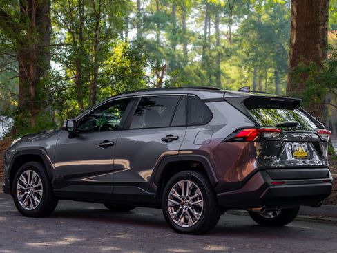 Used 2023 Toyota RAV4 XLE Premium FWD image 51